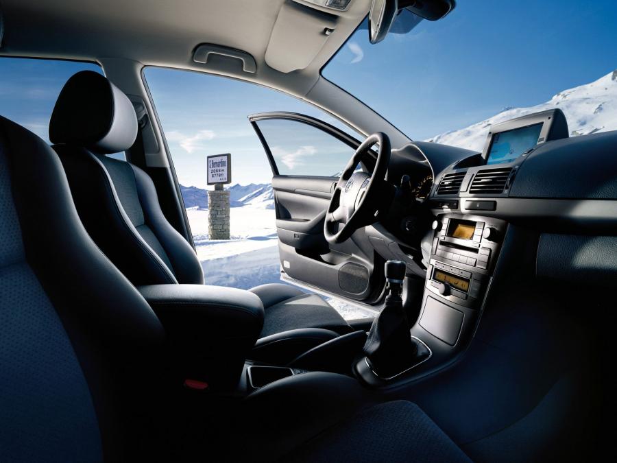  Toyota Avensis Sedan 2006 года  (фото 16 из 113)